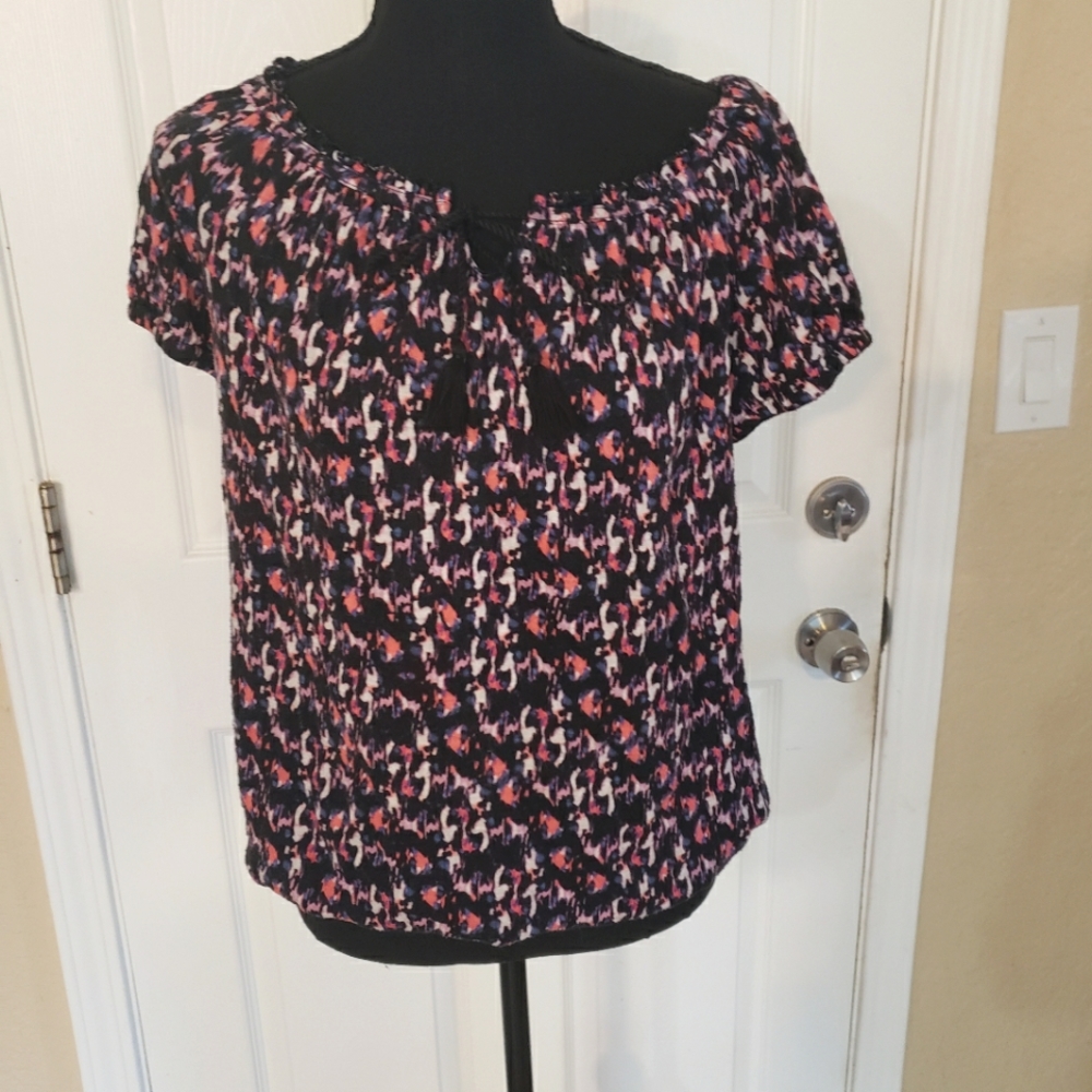 3/$15 Daisy Fuentes Casual Top